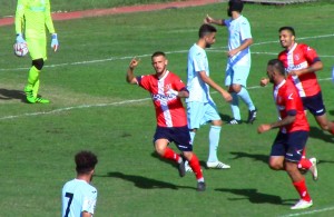 Anzio-Manfredonia l'esultanza di Santarelli (foto Ferri)