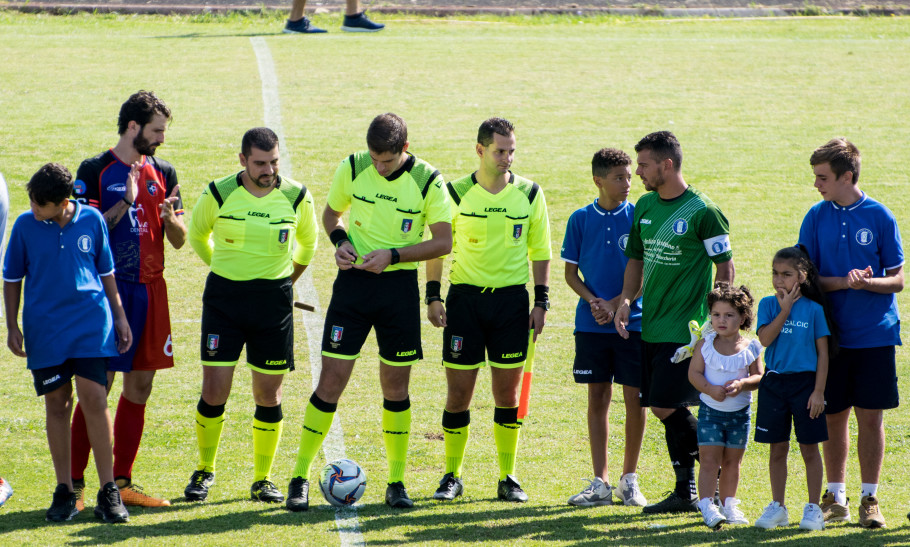 anzio-aranova-il-saluto-tra-i-capitani-foto-ferri